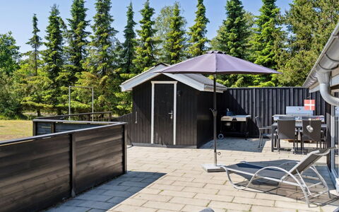 Ally - 250M from the Sea: Materiale Composito, Deck, Portico, Shade, Mobili Da Esterno, Cortile, Raccordo, Latifoglie, Struttura Esterna, Plank