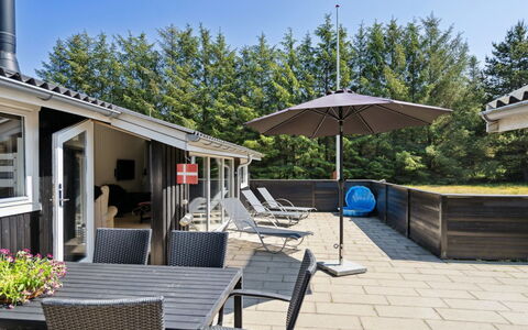 Ally - 250M from the Sea: 