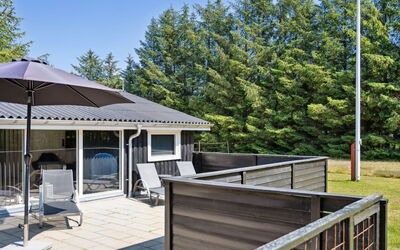 Ally - 250M from the Sea