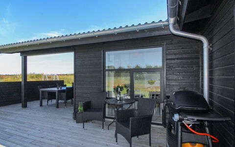 Ariadne - 900M from the Sea: Appartamento, Shade, Balcone, Sedia, Recinzione, Mobili Da Esterno, Alluminio, Erba Sintetica