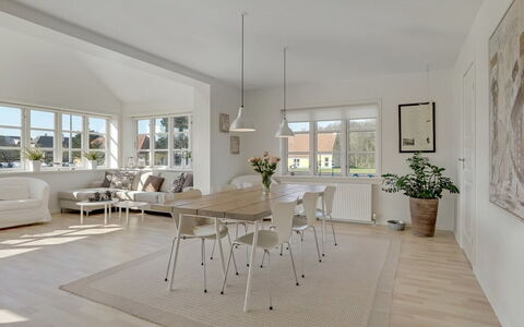 Janes - 400M from the Sea: Zona Residenziale, Tetto, Sobborgo, Driveway, Estate, Camino