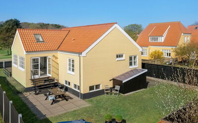 Janes - 400M from the Sea