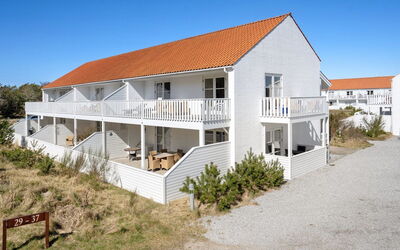 Shana - 800M from the Sea