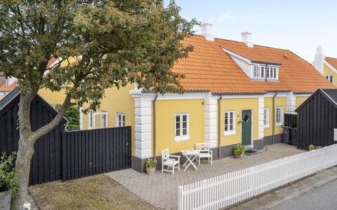 Stephie - 1.1Km from the Sea: Parete, Costruzione, Finestra, Casa, Casa, Facciata, Zona Residenziale, Tetto, Architettura, Porta
