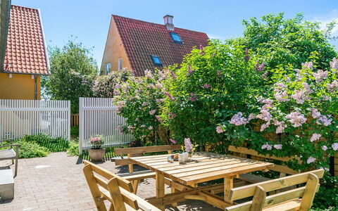 Elnara - 900M from the Sea: Zona Residenziale, Tetto, Sobborgo, Driveway, Estate, Camino
