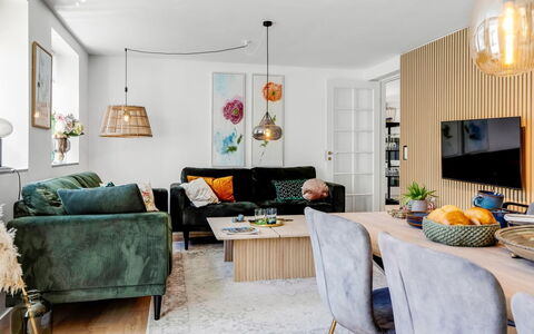 Viivi - 900M from the Sea: Mobilia, Interior Design, Divano, Pavimentazione, Pavimento, Soggiorno, Parete, Camera, Legna, Casa