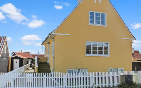 Borka - 150M from the Sea: Costruzione, Finestra, Casa, Facciata, Tetto, Casa, Zona Residenziale, Architettura, Villetta, Materiale Composito