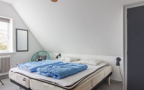 Borka - 150M from the Sea: Camera Da Letto, Mobilia, Tessile, Letto, Biancheria, Interior Design, Bedding, Lenzuolo, Telaio Del Letto, Camera