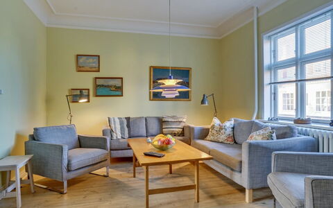 Reko - 500M from the Sea: Mobilia, Interior Design, Pavimentazione, Pavimento, Divano, Legna, Soggiorno, Appartamento, Camera, Soffitto