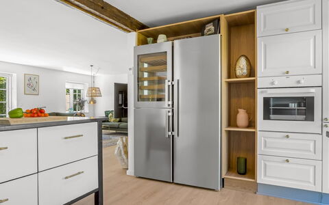 Murtuz - 900M from the Sea: Elettrodomestico Da Cucina, Cucina, Apparecchio Major, Frigorifero, Elettrodomestico, Cabinetry, Mobilia, Pavimentazione, Controsoffitto, Interior Design