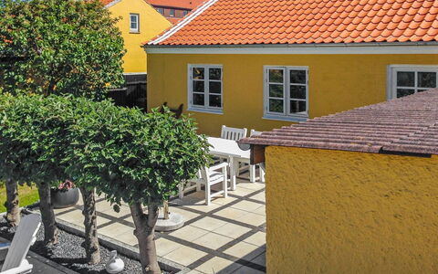 Fulla - 1.1Km from the Sea: Casa, Villetta, Giardino, Shade, Cortile, Backyard, Landscaping, Mobili Da Esterno, Pianta Della Casa, Eco Hotel