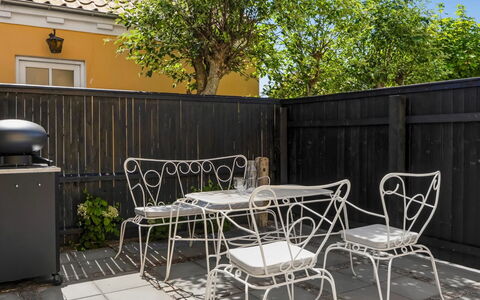 Hansiane - 500M from the Sea: Mobilia, Mobili Da Esterno, Sedia, Tavolo, Tavolo Esterno, Tavolino Da Caffè, Vaso Di Fiori, Cucina & Sala Da Pranzo Tavolo, Giardino, Terrazza