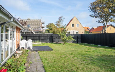Hansiane - 500M from the Sea: Costruzione, Zona Residenziale, Casa, Tetto, Casa, Quartiere, Lotto, Giardino, Backyard, Sobborgo