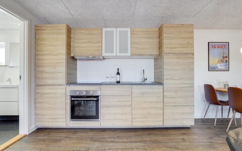 Arlene - 800M from the Sea: Legna, Pavimentazione, Pavimento, Mobilia, Cucina, Soffitto, Controsoffitto, Pavimento In Legno, Interior Design, Appartamento