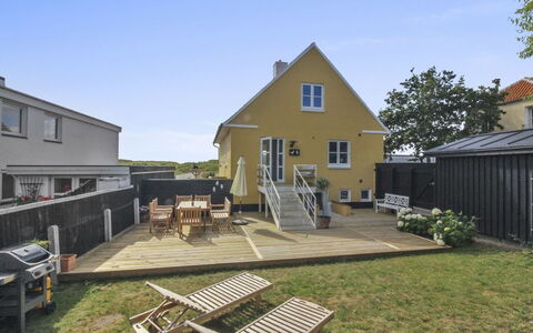 Elka - 100M from the Sea: Appartamento, Shade, Balcone, Sedia, Recinzione, Mobili Da Esterno, Alluminio, Erba Sintetica