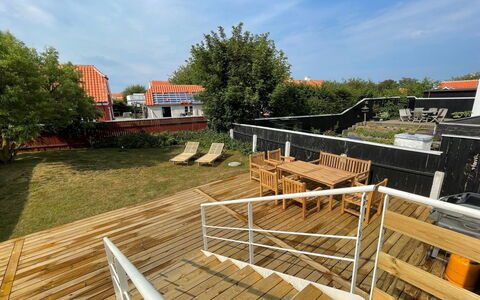 Elka - 100M from the Sea: Appartamento, Shade, Balcone, Sedia, Recinzione, Mobili Da Esterno, Alluminio, Erba Sintetica