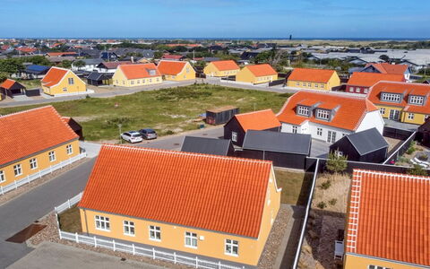 Gine - 1.5Km from the Sea: Tetto, Casa, Casa, Villetta, Porta, Raccordo, Deck, Portico, Plank, Latifoglie