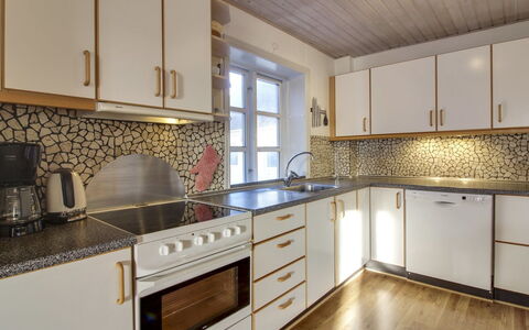 Anais - 1.6Km from the Sea: Casa, Zona Residenziale, Casa, Villetta, Tetto, Lotto, Raccordo, Giardino, Estate, Prato