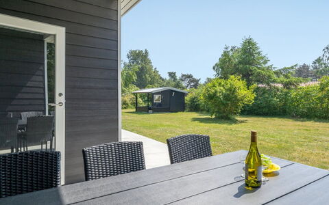 Sighmund - 530M from the Sea: Erba, Casa, Tetto, Casa, Villetta, Arbusto, Lotto, Area Rurale, Agriturismo, Groundcover