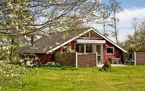 Henna - 550M to the Fjord: Tetto, Casa, Lotto, Casa, Villetta, Estate, Edifici Giardino, Shade, Log Cabin, Landscaping