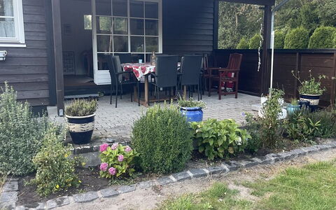 Undis - 660M from the Sea: Arbusto, Casa, Giardino, Casa, Vaso Di Fiori, Villetta, Backyard, Porta, Cortile