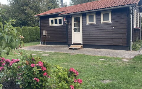 Undis - 660M from the Sea: Tetto, Casa, Casa, Villetta, Raccordo, Estate, Driveway, Edifici Giardino, Cortile, Capannone