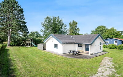 Truls - 800M from the Sea