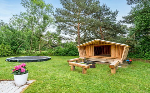 Sverker - 300M from the Sea: Tetto, Casa, Casa, Villetta, Porta, Raccordo, Deck, Portico, Plank, Latifoglie