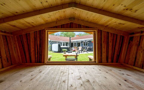 Sverker - 300M from the Sea: Tetto, Casa, Casa, Villetta, Porta, Raccordo, Deck, Portico, Plank, Latifoglie