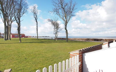 Elevus - 10M from the Sea