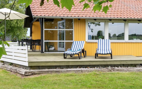 Janne - 400M from the Sea: Blu, Arbusto, Villetta, Groundcover, Giardino, Estate, Shade, Landscaping, Agriturismo, Eco Hotel