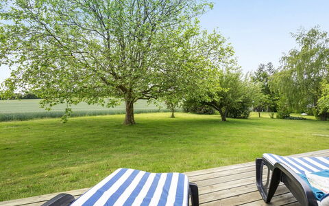 Janne - 400M from the Sea: Blu, Arbusto, Villetta, Groundcover, Giardino, Estate, Shade, Landscaping, Agriturismo, Eco Hotel