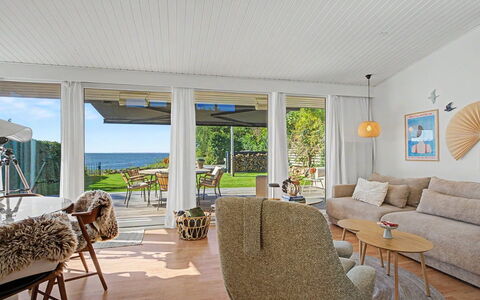 Daike - 25M from the Sea: Mobilia, Legna, Pavimentazione, Pavimento, Interior Design, Casa, Divano, Sedia, Soggiorno, Pavimento In Legno