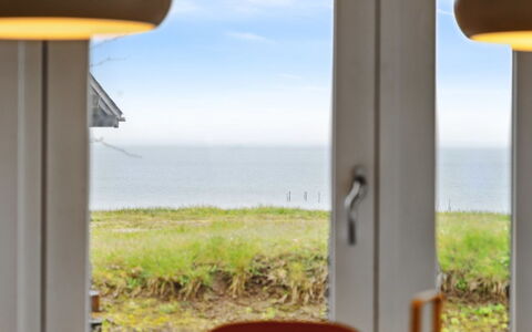 Arho - 75M from the Sea: Tetto, Casa, Lotto, Casa, Villetta, Estate, Edifici Giardino, Shade, Log Cabin, Landscaping