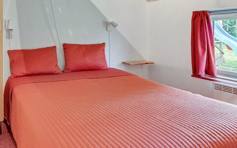 Emly - 1.1Km from the Sea: Interior Design, Camera Da Letto, Legna, Letto, Pavimento, Soffitto, Mobilia, Tessile, Lenzuolo, Pavimentazione