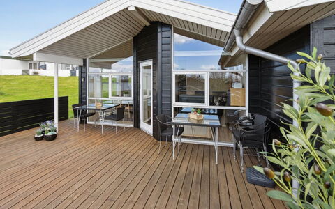 Sointu - 250M from the Sea: Tetto, Casa, Casa, Villetta, Raccordo, Estate, Driveway, Edifici Giardino, Cortile, Capannone