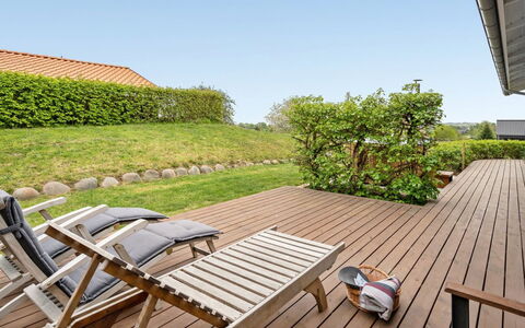 Ankarl - 700M from the Sea: Tetto, Casa, Casa, Villetta, Porta, Raccordo, Deck, Portico, Plank, Latifoglie