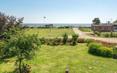 Kaike - 100M from the Sea