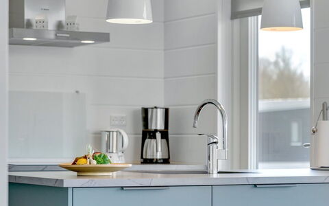 Klarin - 350M from the Sea: Controsoffitto, Cucina, Interior Design, Elettrodomestico Da Cucina, Mobilia, Cabinetry, Pavimentazione, Idraulico Fixture, Rubinetto, Casa