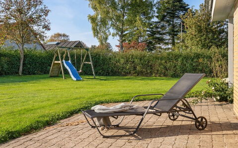 Nane - 80M from the Sea: Zona Residenziale, Tetto, Sobborgo, Driveway, Estate, Camino