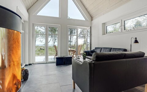 Angelita - 80M to the Fjord: Legna, Pavimentazione, Soffitto, Interior Design, Pavimento, Casa, Soggiorno, Pavimento In Legno, Camera, Latifoglie