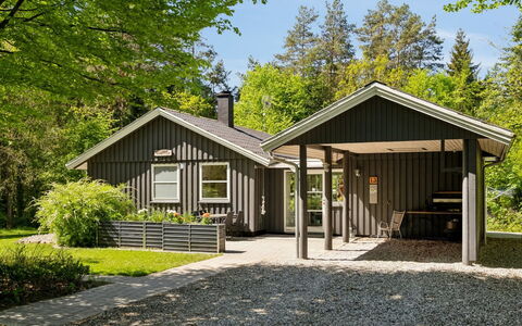 Hunding - 7Km from the Sea: Appartamento, Shade, Balcone, Sedia, Recinzione, Mobili Da Esterno, Alluminio, Erba Sintetica