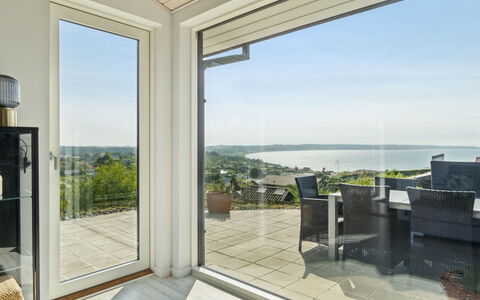 Talika - 700M from the Sea: Tetto, Casa, Casa, Villetta, Raccordo, Estate, Driveway, Edifici Giardino, Cortile, Capannone