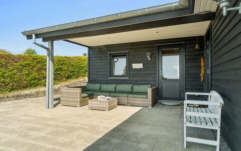 Talika - 700M from the Sea: Tetto, Casa, Casa, Villetta, Raccordo, Estate, Driveway, Edifici Giardino, Cortile, Capannone