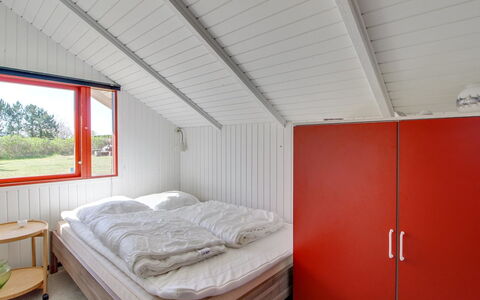 Frandsine - 800M from the Sea: Legna, Soffitto, Camera Da Letto, Interior Design, Pavimento, Pavimentazione, Letto, Camera, Attico, Telaio Del Letto
