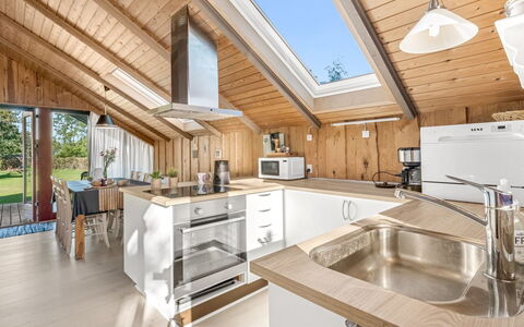 Frandsine - 800M from the Sea: Legna, Soffitto, Cucina, Interior Design, Casa, Controsoffitto, Apparecchio Major, Idraulico Fixture, Camera, Attico