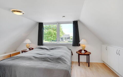 Edvia - 700M to the Fjord: Letto, Camera Da Letto, Legna, Interior Design, Lenzuolo, Bedding, Pavimentazione, Mobilia, Soffitto, Pavimento