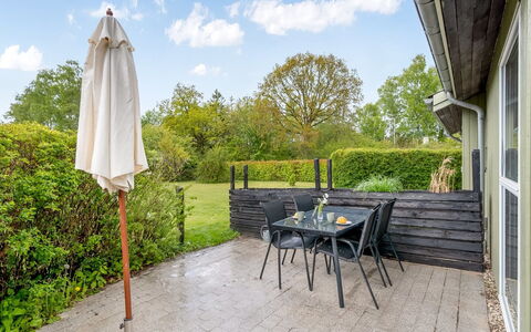 Anselm: Tetto, Casa, Casa, Villetta, Raccordo, Estate, Driveway, Edifici Giardino, Cortile, Capannone