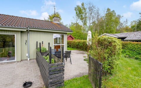 Anselm: Tetto, Casa, Casa, Villetta, Raccordo, Estate, Driveway, Edifici Giardino, Cortile, Capannone