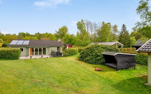Anselm: Tetto, Casa, Casa, Villetta, Raccordo, Estate, Driveway, Edifici Giardino, Cortile, Capannone
